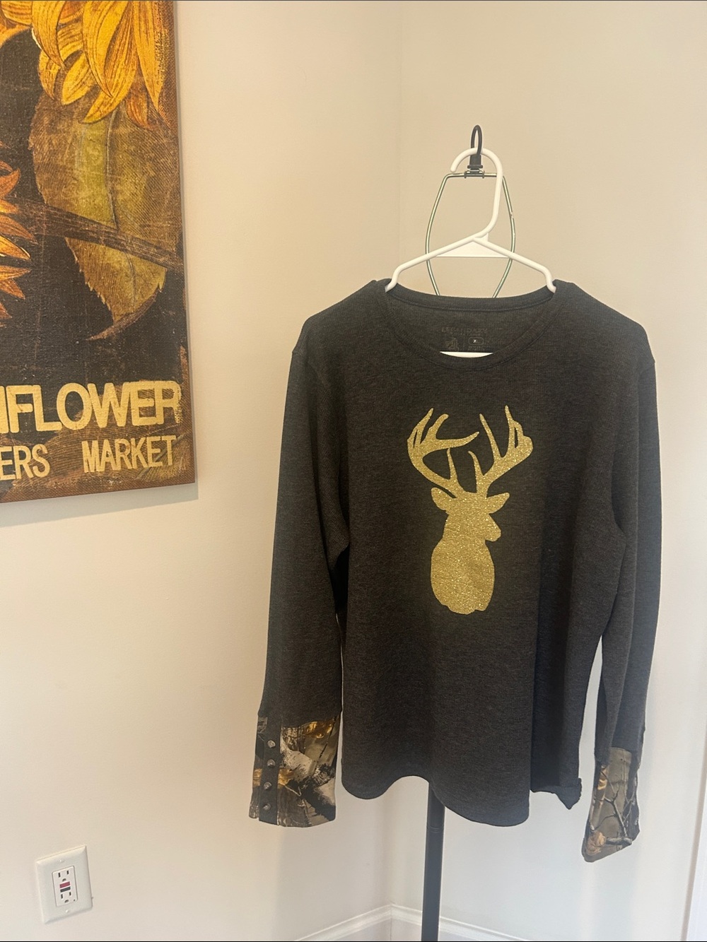 Women’s Legendary XL Charcoal Gray Long-Sleeve Top with Gold Glitter Deer